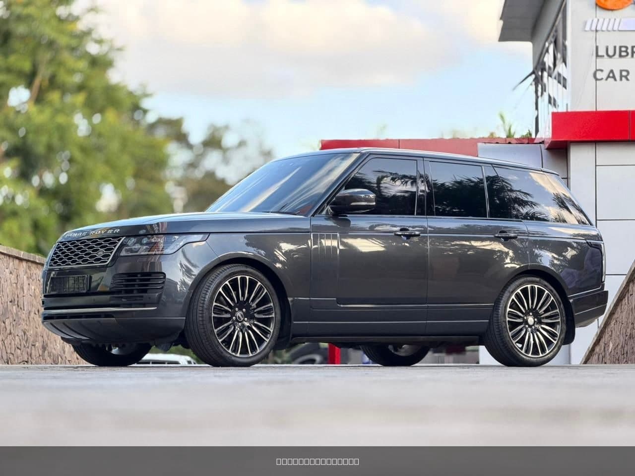 2018 Range Rover Vogue SDV8 image 3