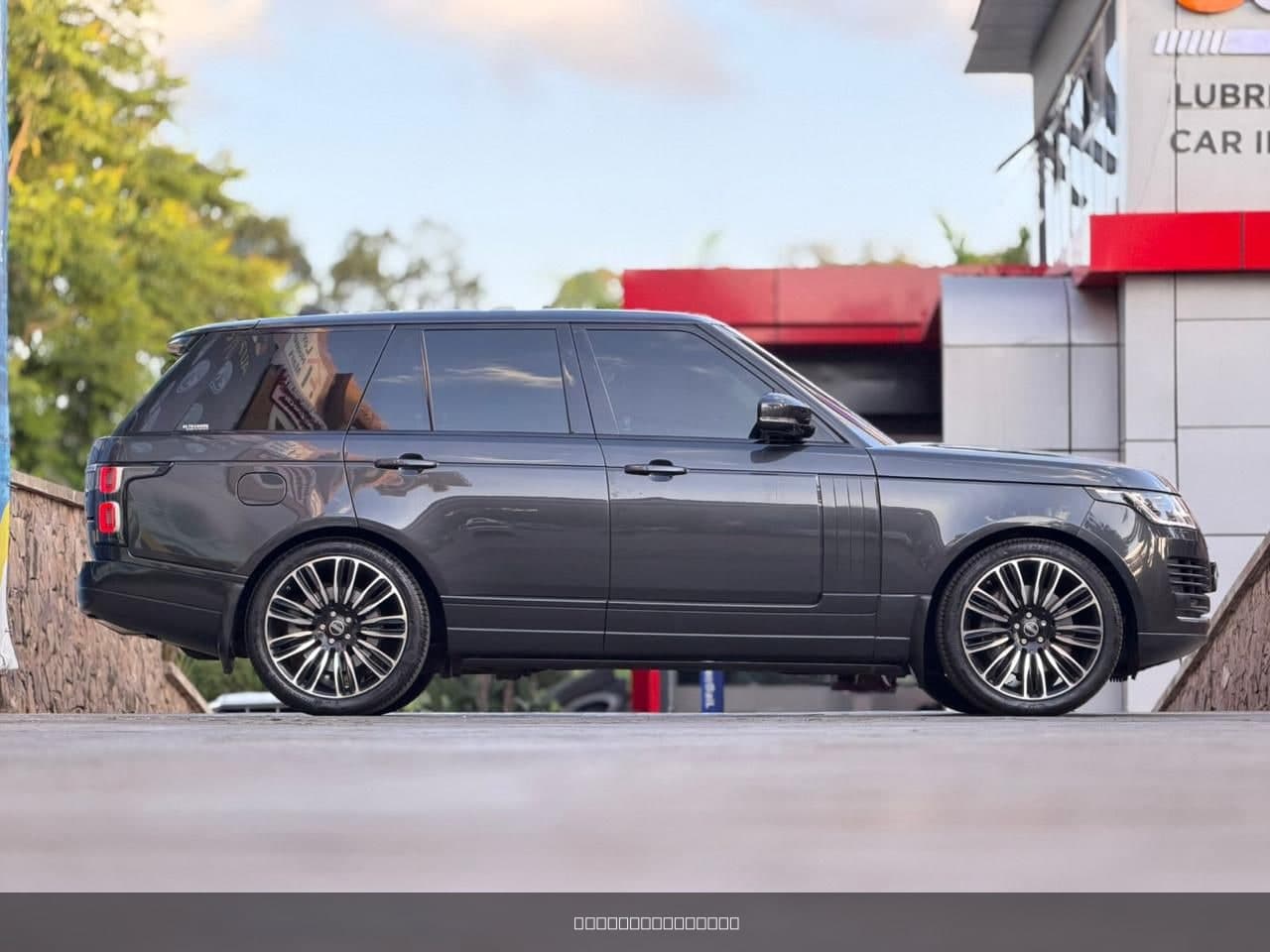 2018 Range Rover Vogue SDV8 image 5