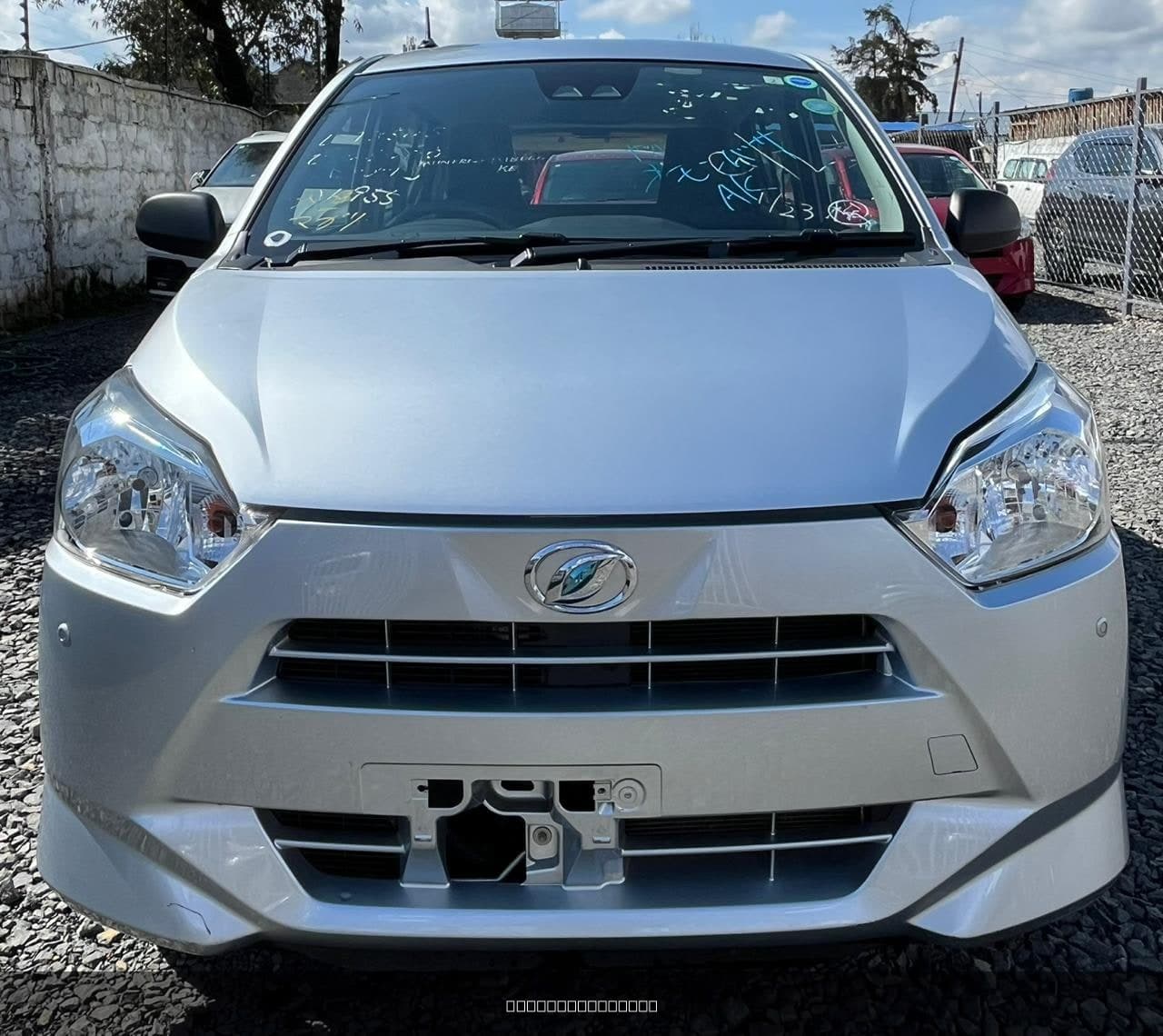 2019 Dihatsu Mira image 3