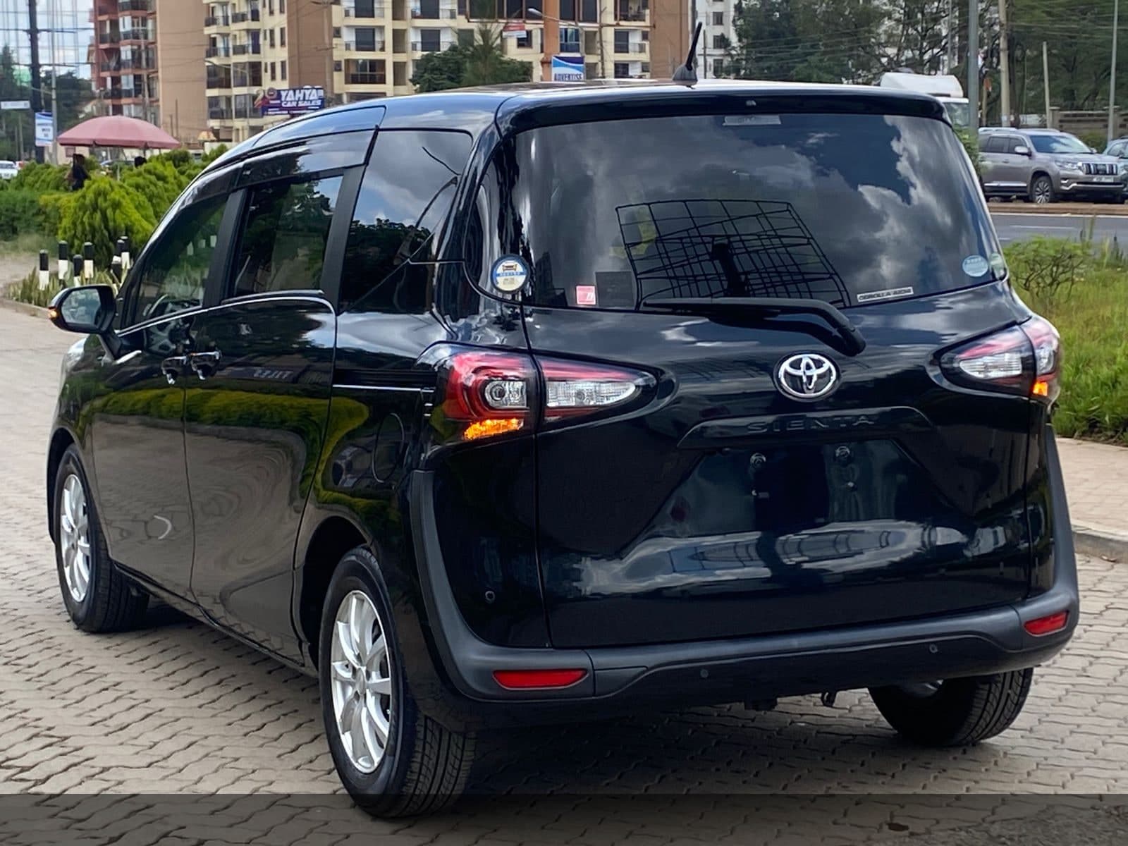 2019 Toyota Sienta Non hybrid Engine image 3