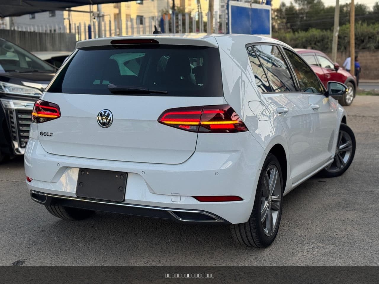 2019 Volkswagen Golf TSI image 4