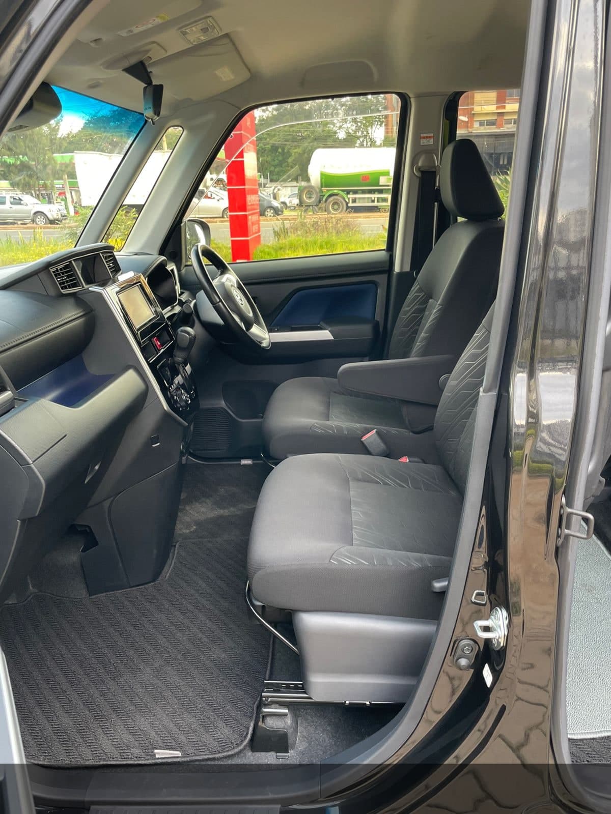 2019 Toyota Tank image 5