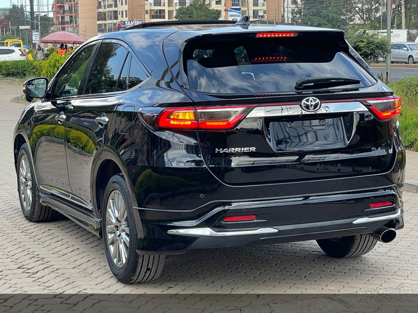 2019 Toyota Harrier image 4