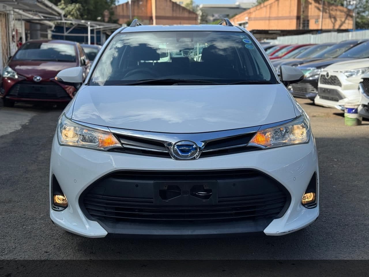 2019 Toyota Fielder Hybrid image 2