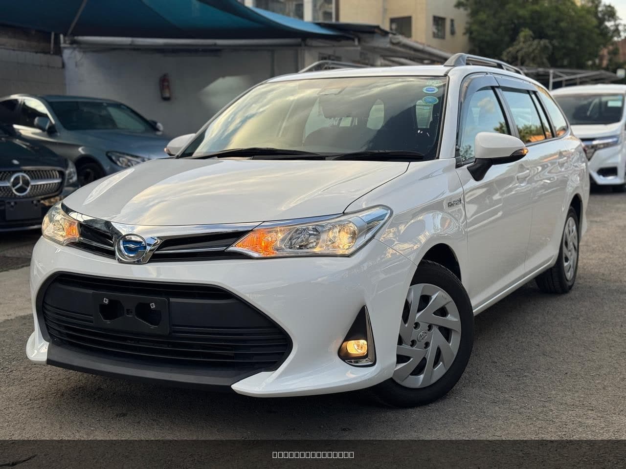 2019 Toyota Fielder Hybrid image 3