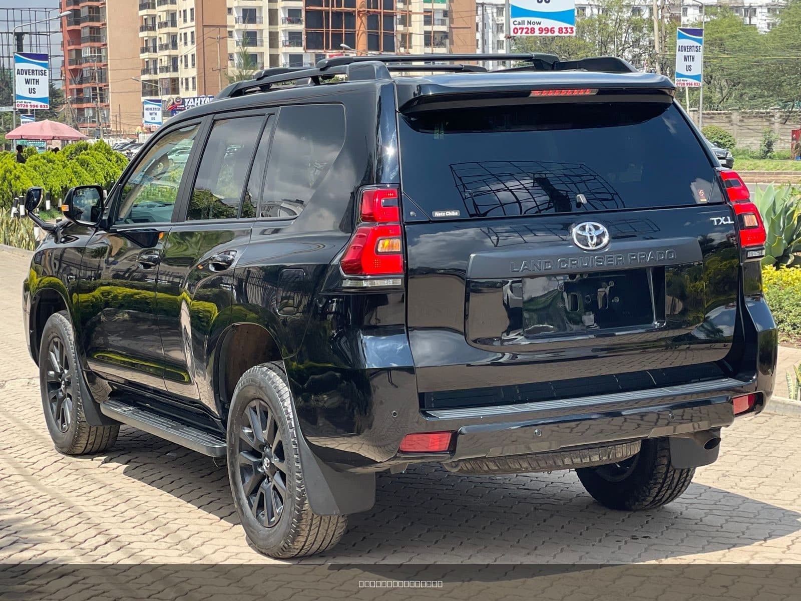 2023 Toyota Land Cruiser TX-L image 4