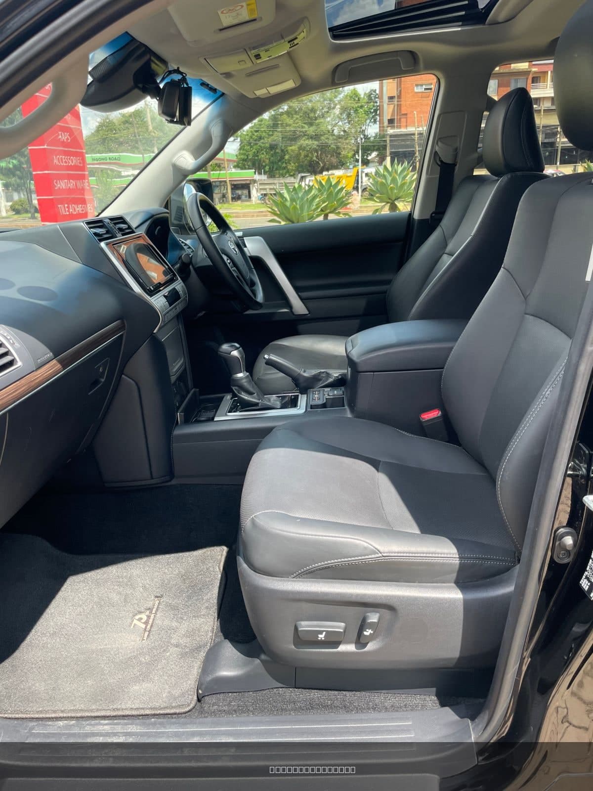 2023 Toyota Land Cruiser TX-L image 5