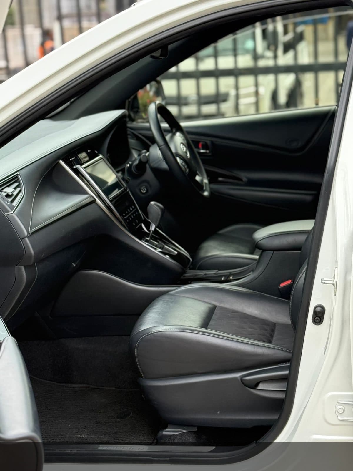 2020 Toyota Harrier image 3
