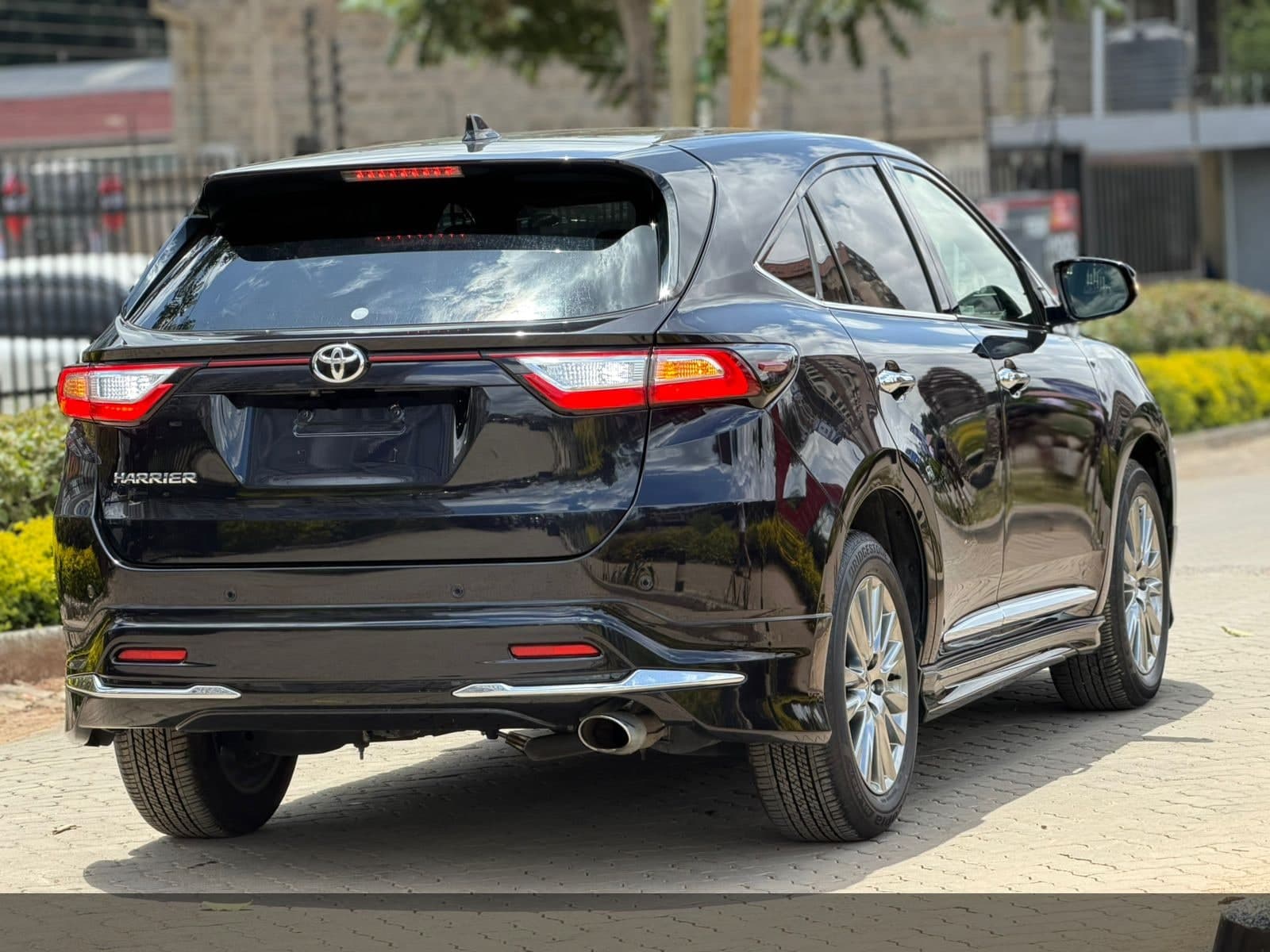 2019 Toyota Harrier image 4