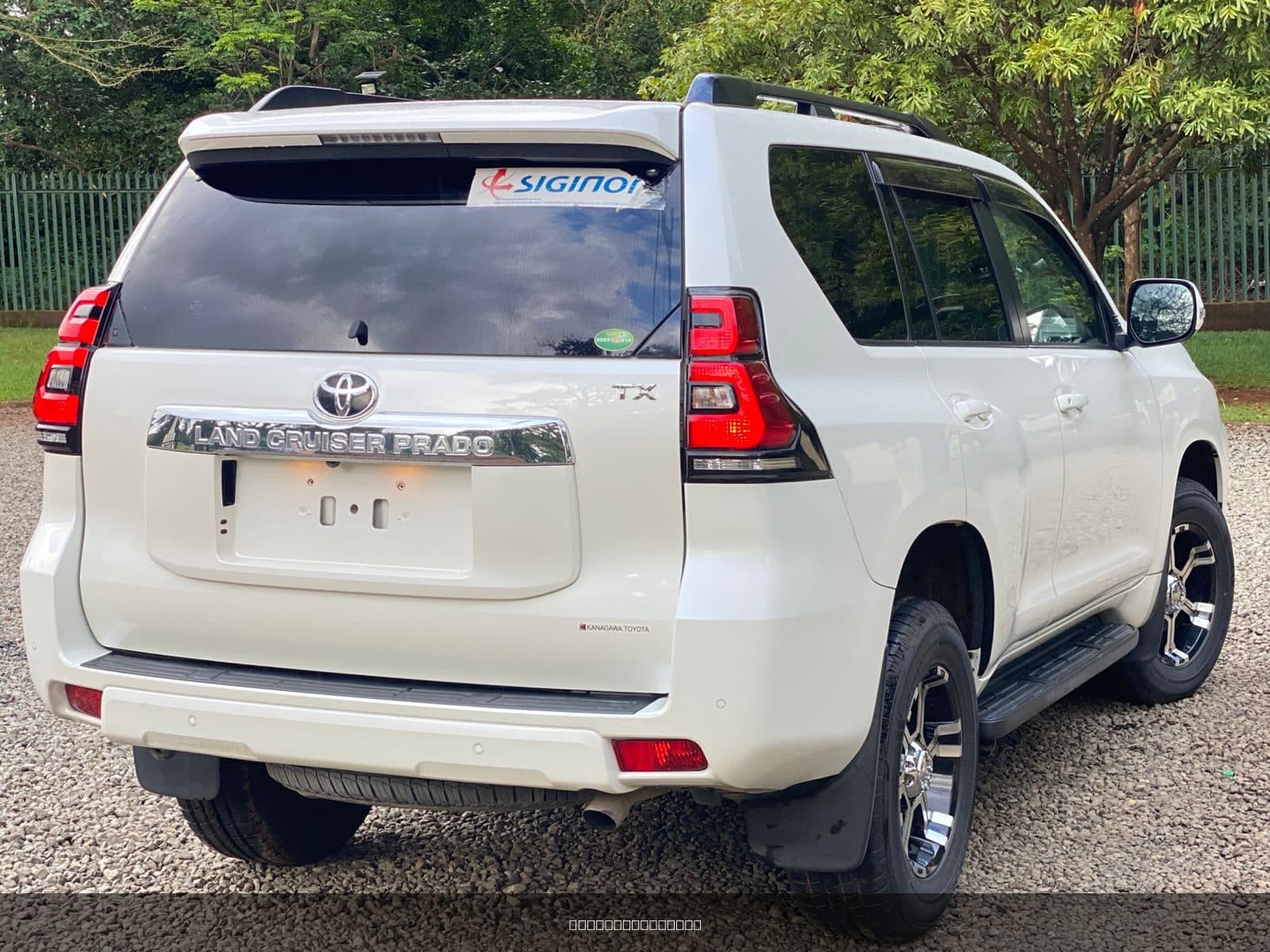 2020 Toyota Land Cruiser J150 image 3
