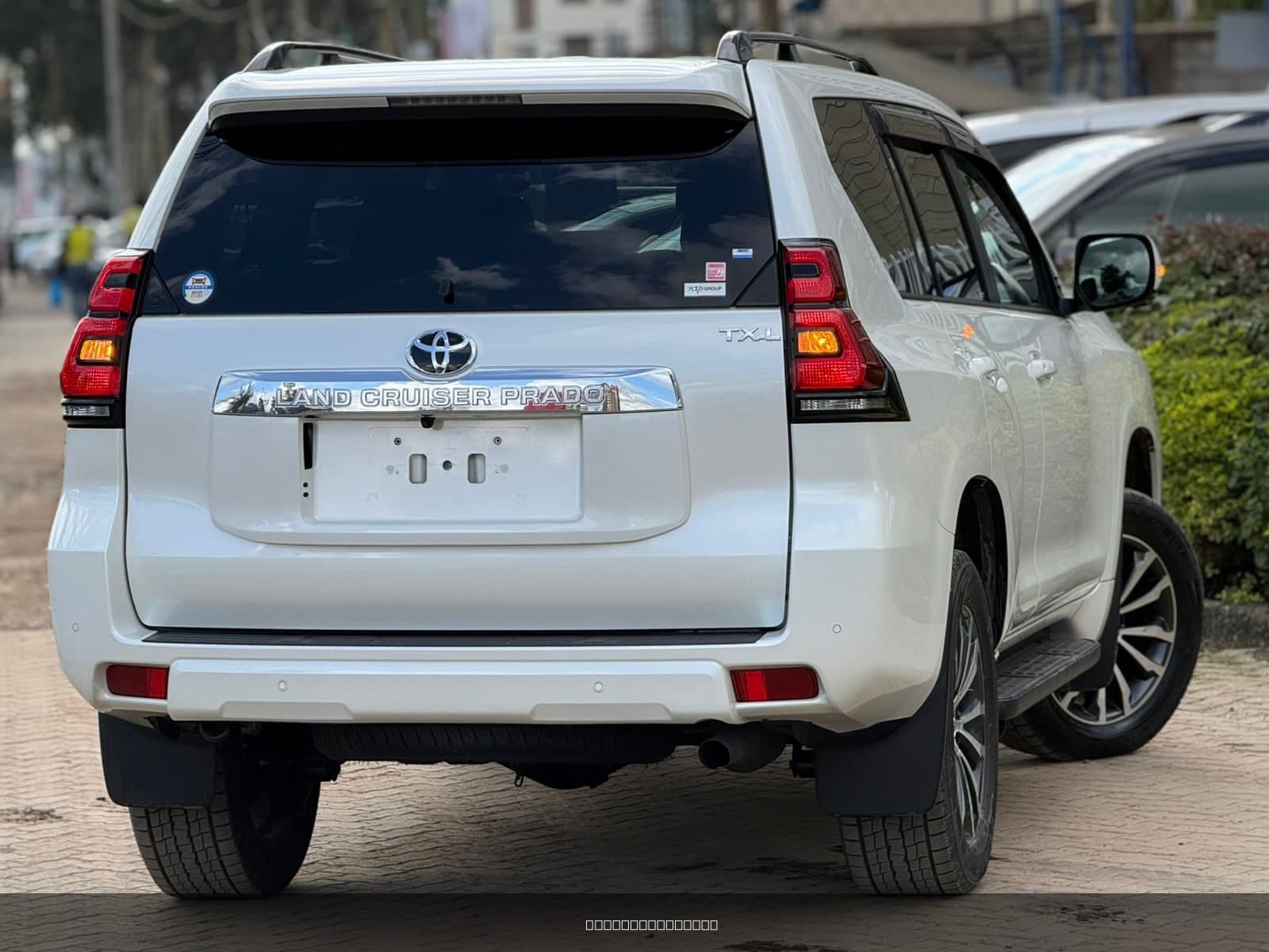 2020 Toyota Land Cruiser Prado image 2