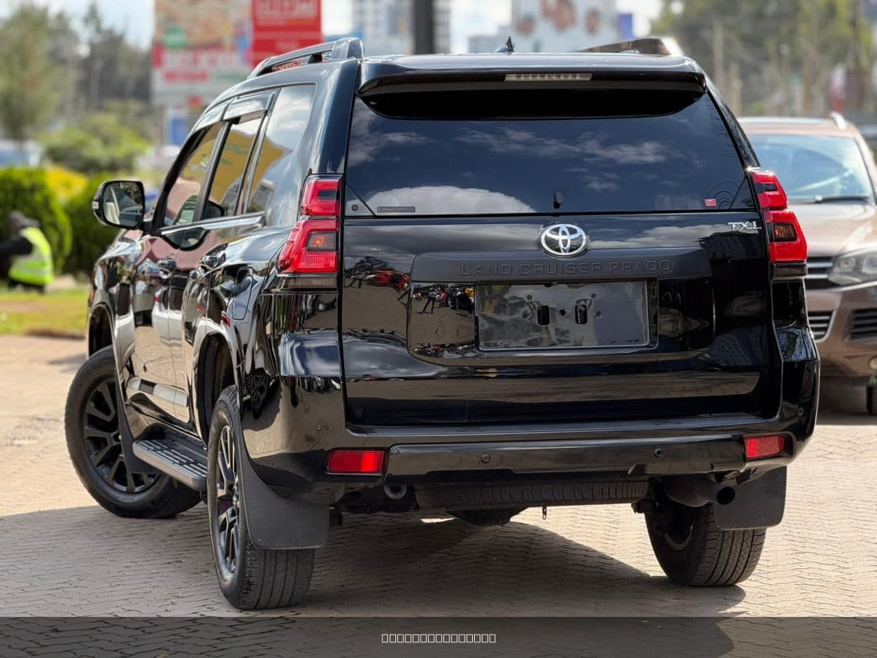2022 Toyota Land Cruiser Prado TX-L image 4