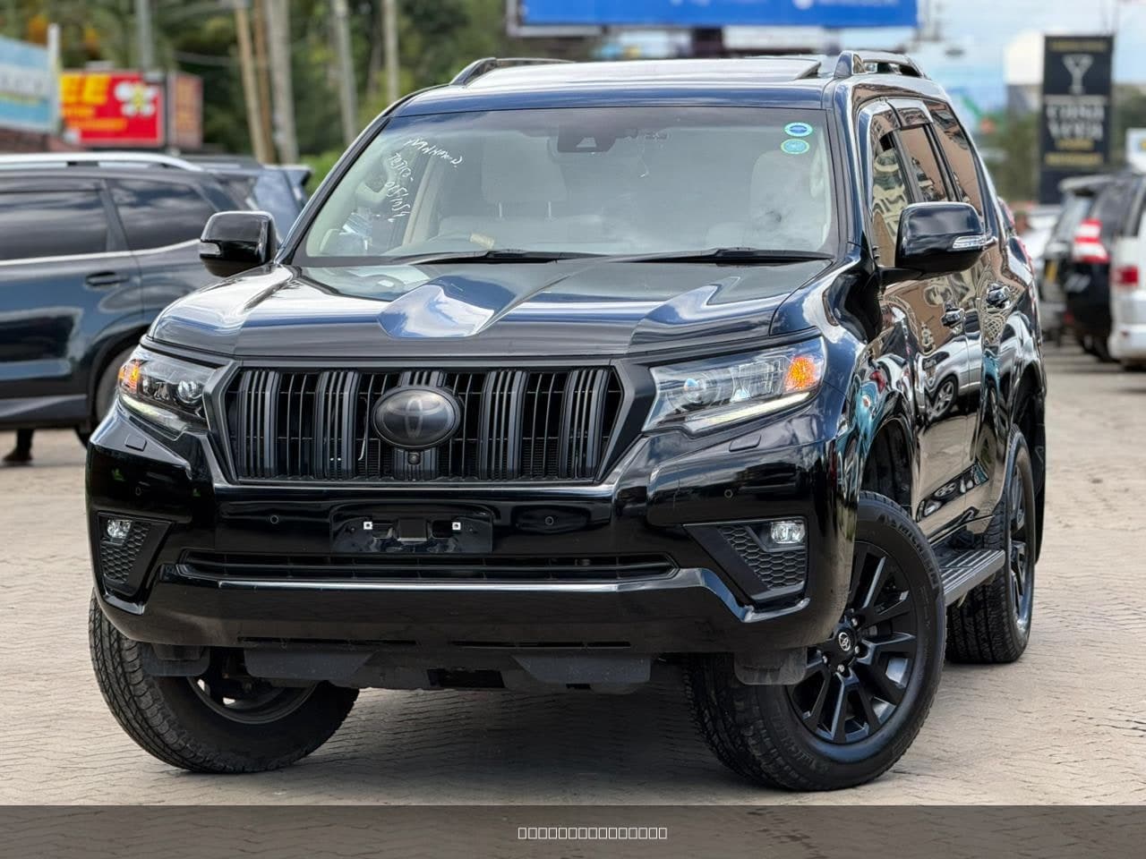 Toyota Land Cruiser ( Prado TX-L )