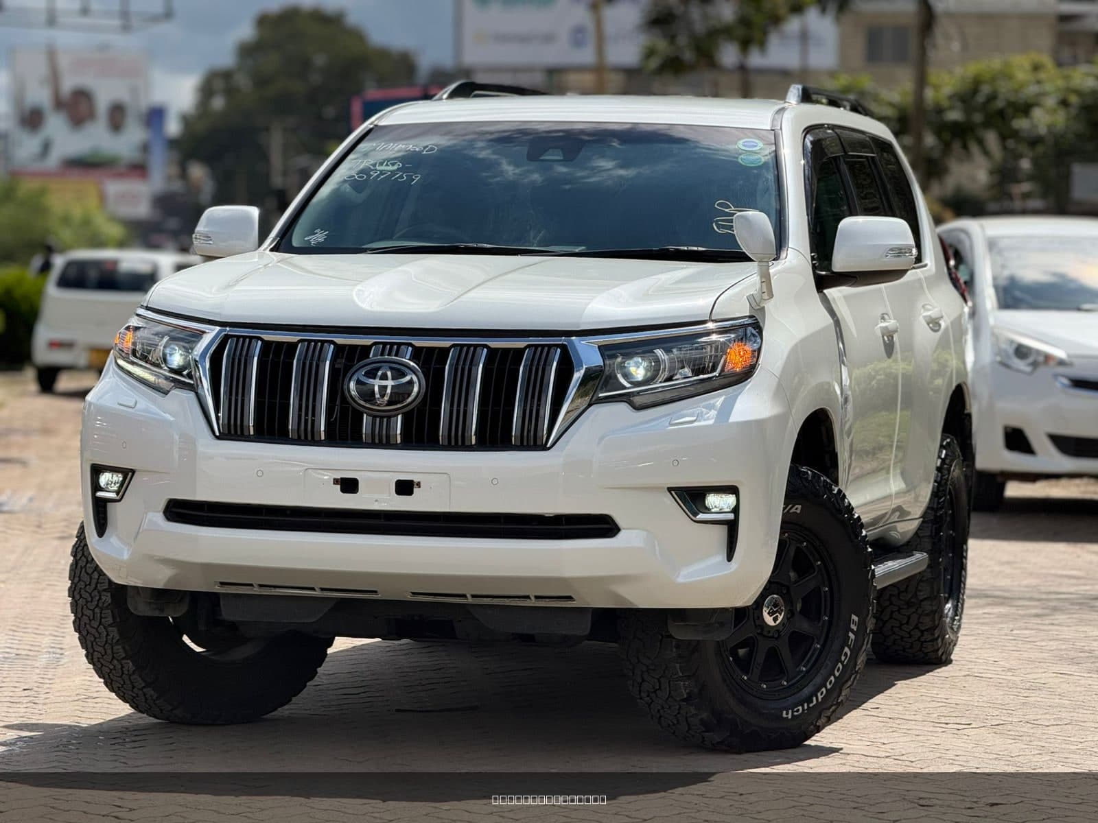 Toyota Land Cruiser ( Prado TX-L )