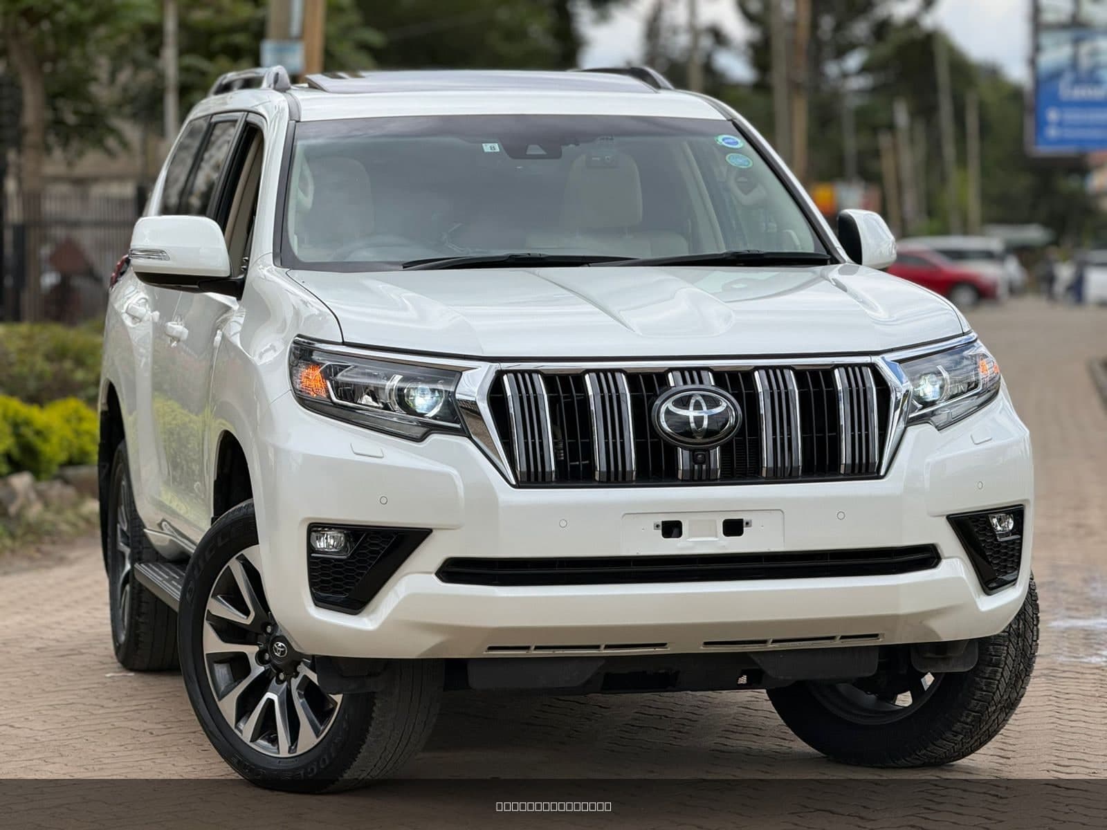 Toyota Land Cruiser ( Prado TX-L )