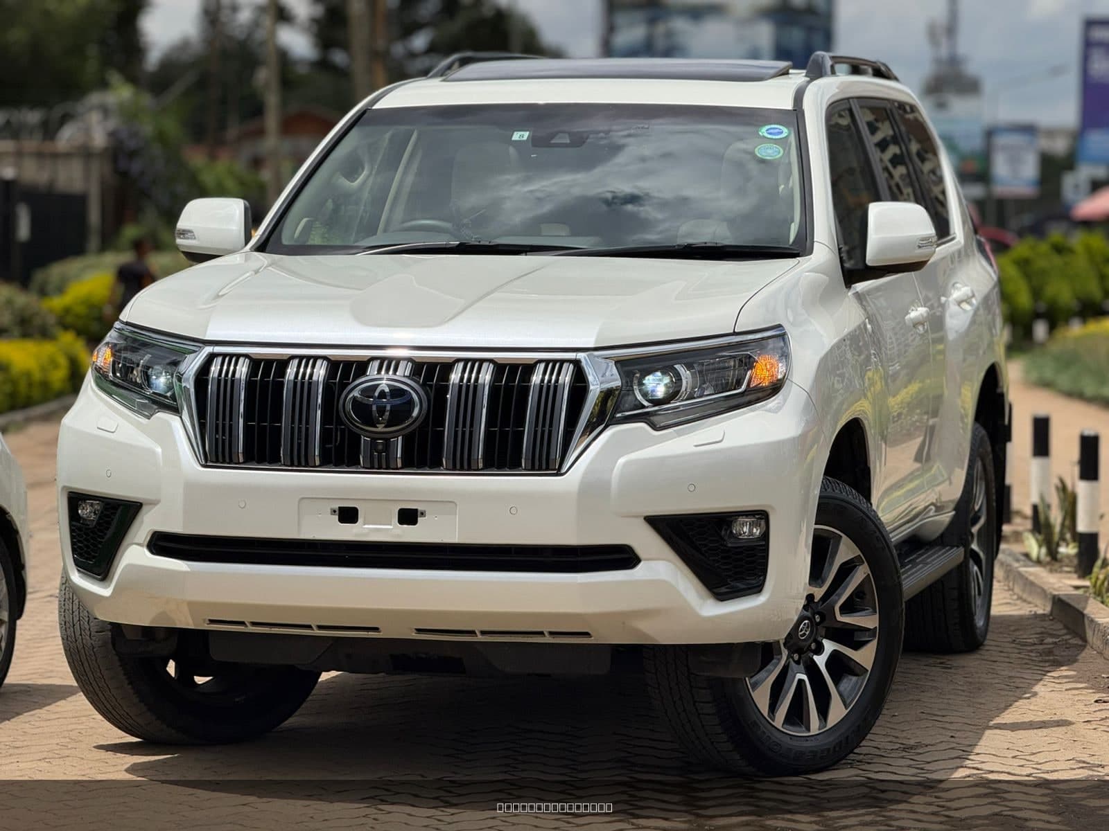 2022 Toyota Land Cruiser Prado TX-L image 4