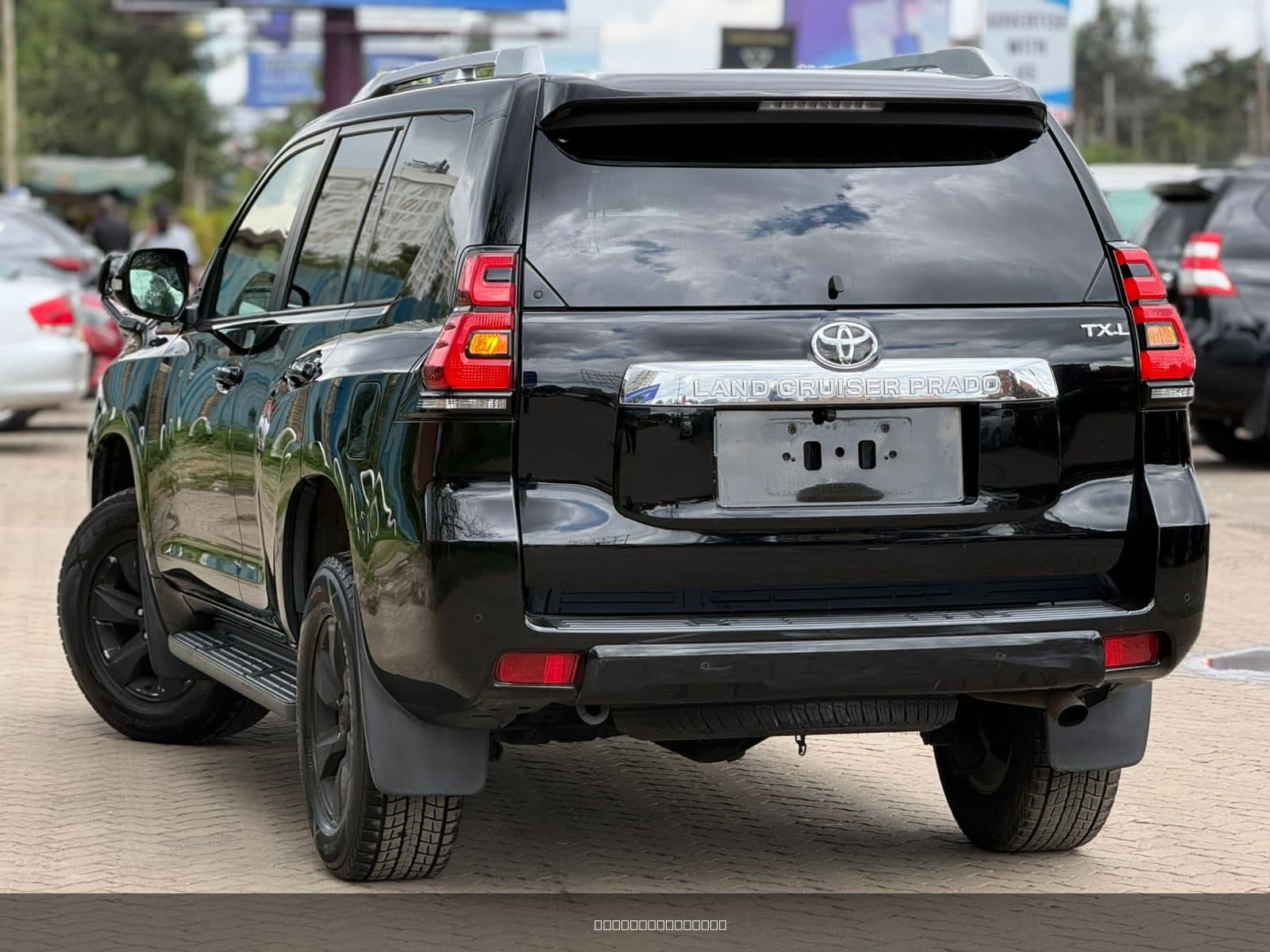 2019 Toyota Land Cruiser Prado TX-L image 3