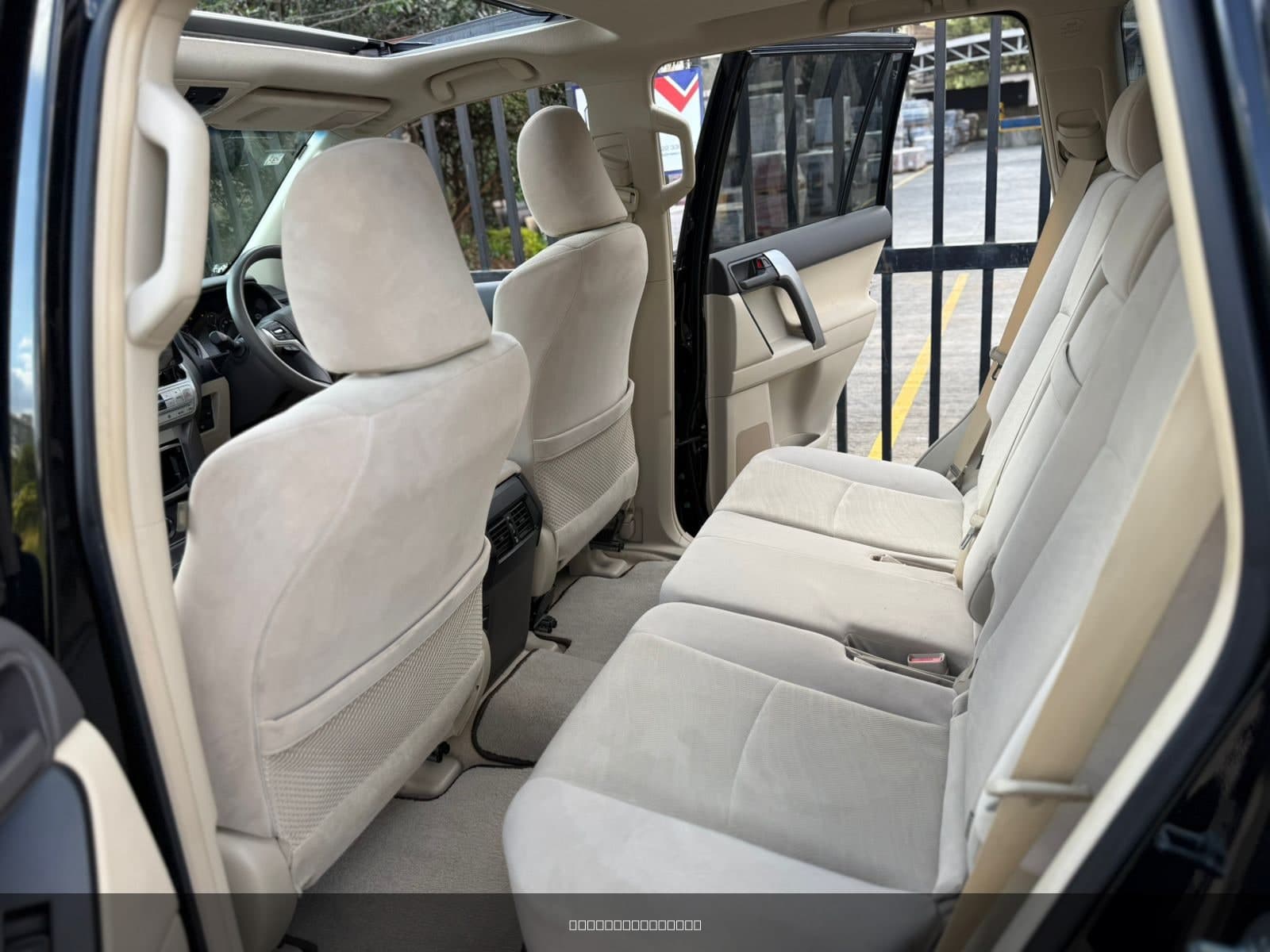 2021 Toyota Land Cruiser Prado image 4