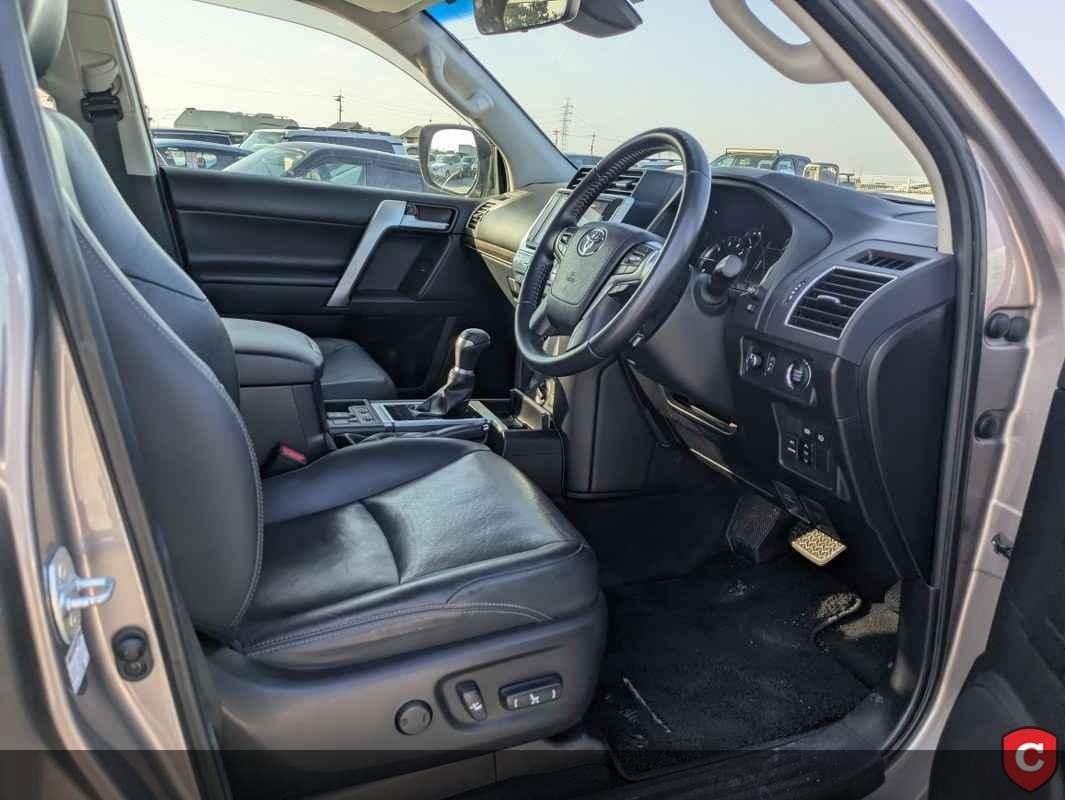 2019 Toyota Land Cruiser Prado TX-L image 5