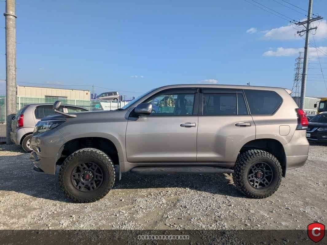 2019 Toyota Land Cruiser Prado TX-L image 2