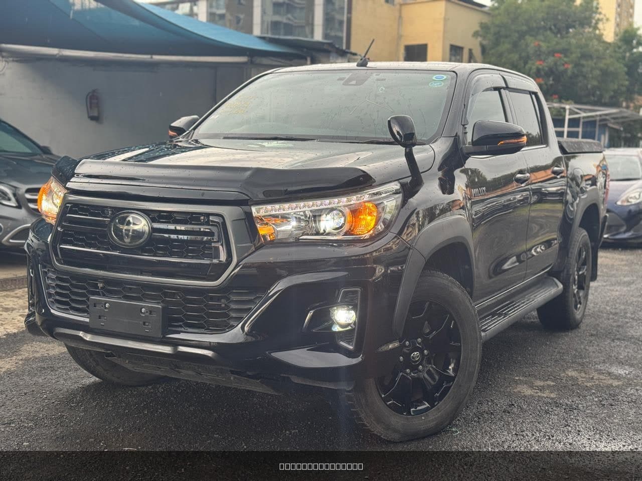 2019 Toyota Hilux Z BLACK RALLY EDITION image 3
