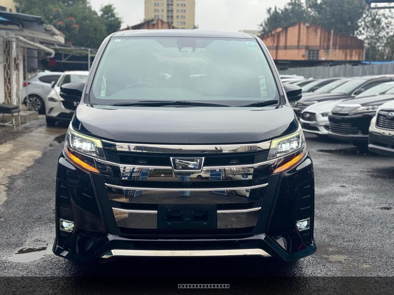 Toyota Noah ( SI/WXB )