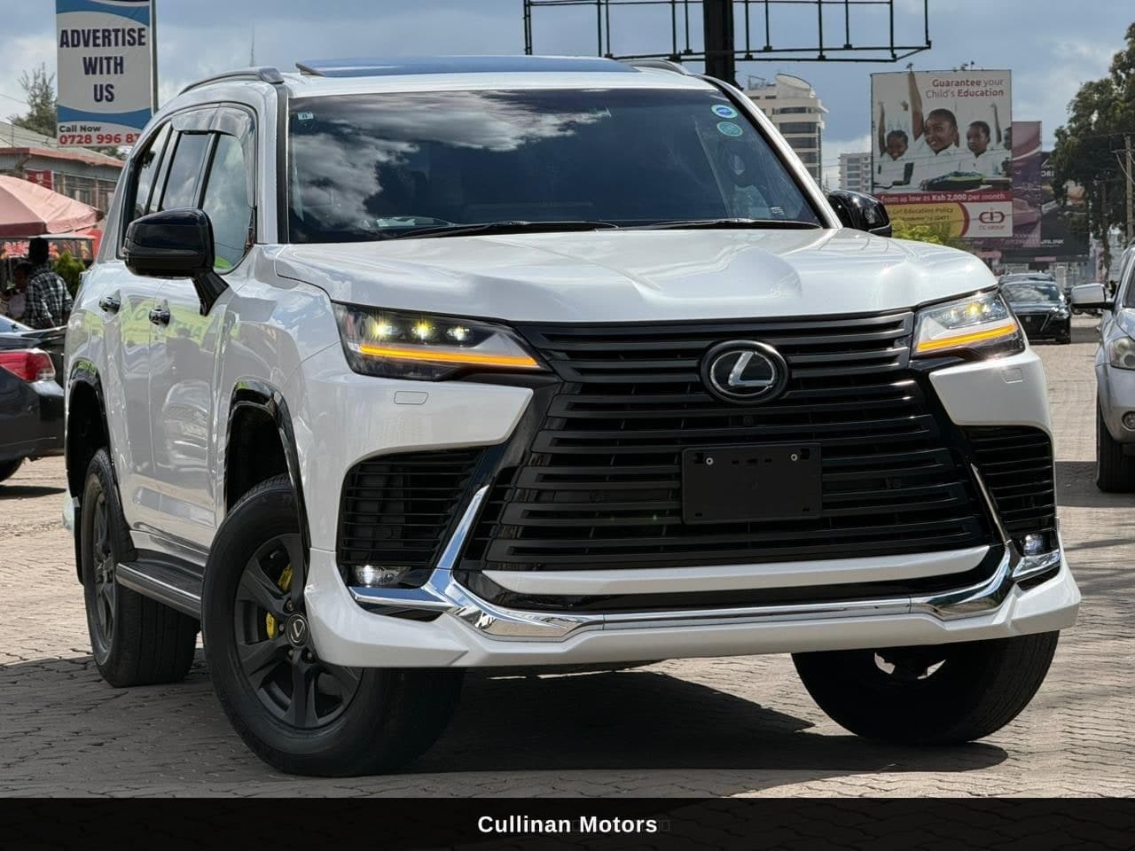 2022 Lexus LX 600 image 3