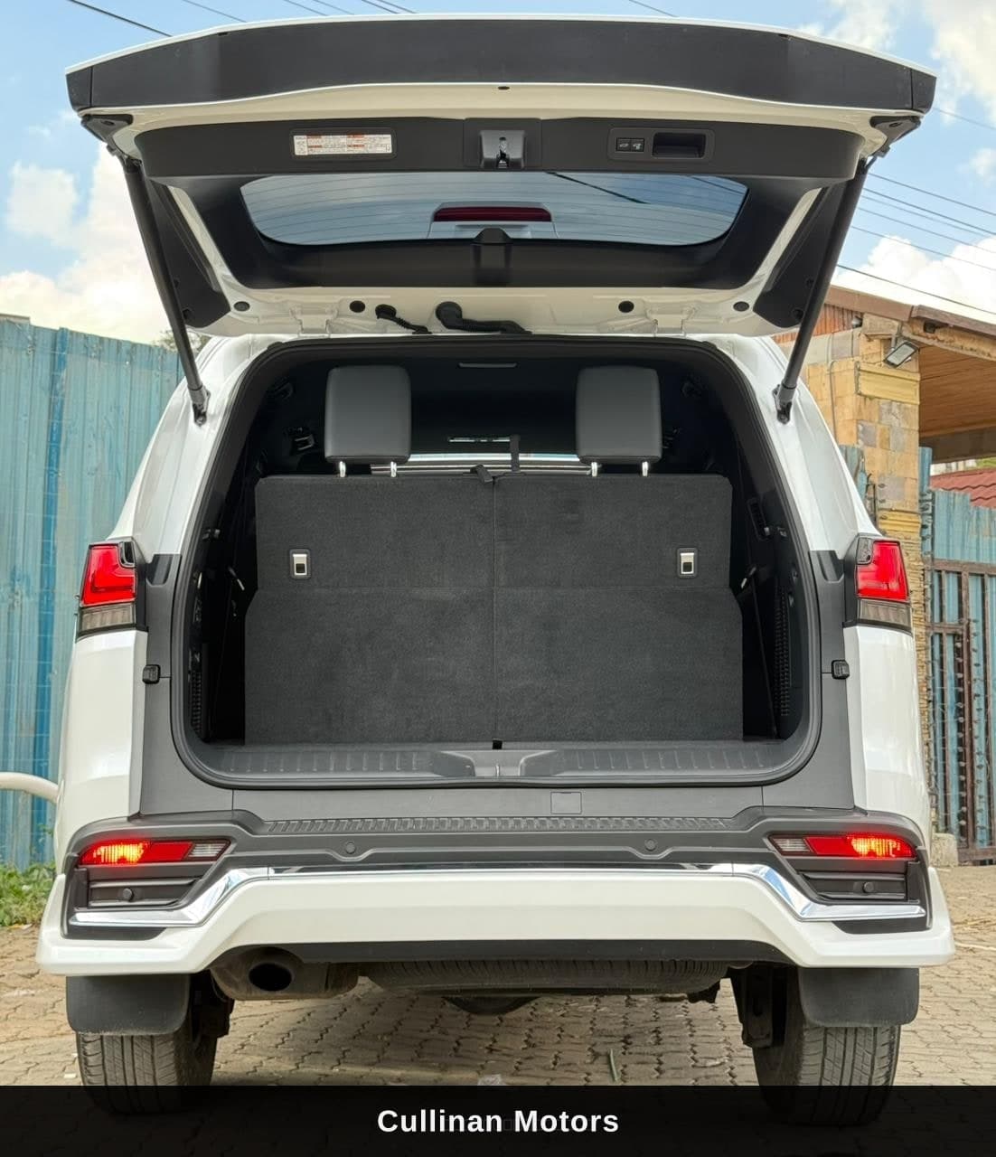 2022 Lexus LX 600 image 5